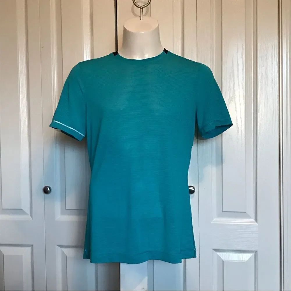 Lululemon workout tee